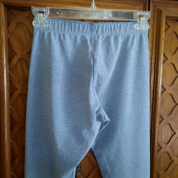 NIKE Sportswear Leg-A-See Graphic Logo Crop Leggings Style# 652478-006 - Size S - Picture 6 of 16